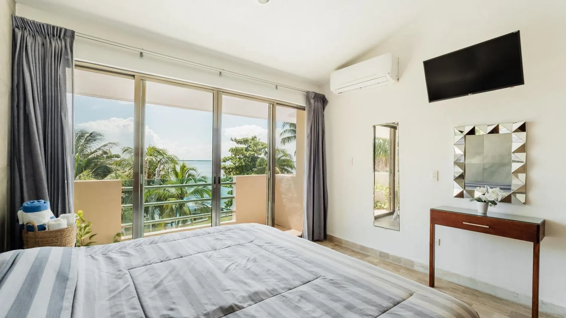 Seaak Cancun Rentals